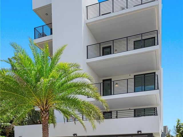 1930 Bay Dr # 4, Miami Beach FL 33141