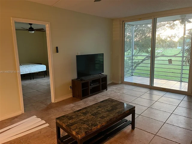 8421 Lagos De Campo Blvd # 202T, Tamarac FL 33321