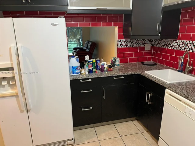 8421 Lagos De Campo Blvd # 202T, Tamarac FL 33321