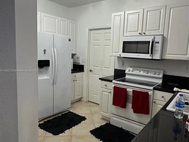 11381 NW 73rd Ter, Doral FL 33178