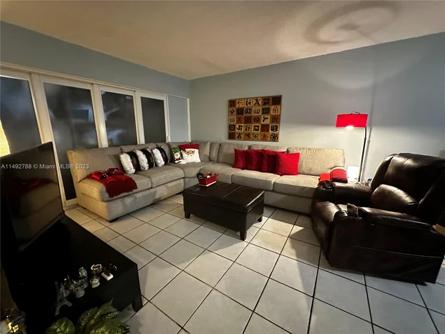 502 NW 87th Ave # 110, Miami FL 33172