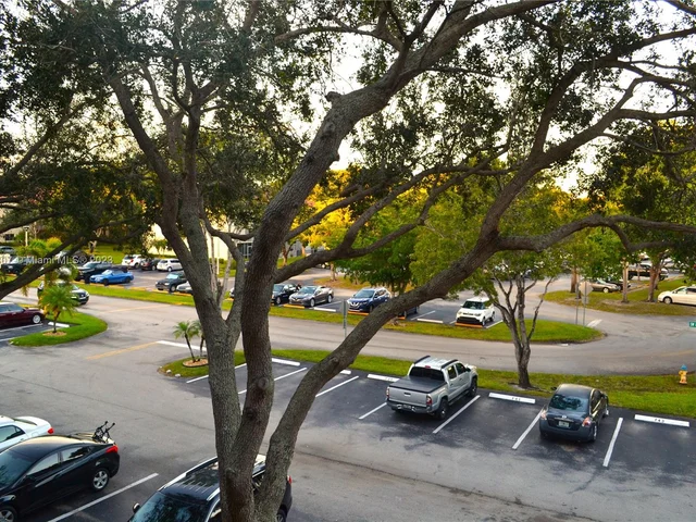 400 SW 134th Way # 308F, Pembroke Pines FL 33027