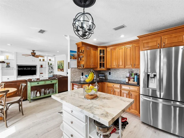 10650 Paris St, Cooper City FL 33026