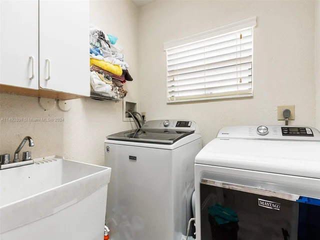 10650 Paris St, Cooper City FL 33026