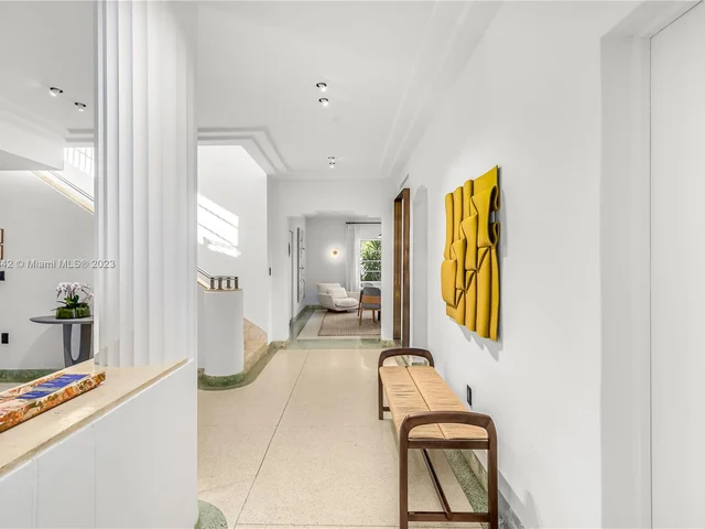 6000-6010 Pine Tree Dr, Miami Beach FL 33140