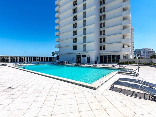 5601 Collins Ave # 420, Miami Beach FL 33140