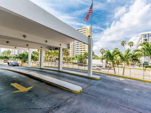 5601 Collins Ave # 420, Miami Beach FL 33140