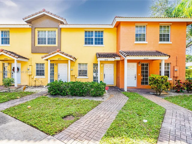 6836 Sienna Club Dr, Lauderhill FL 33319