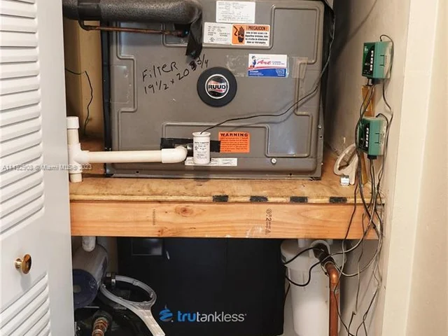 1504 Whitehall Dr # 105, Davie FL 33324