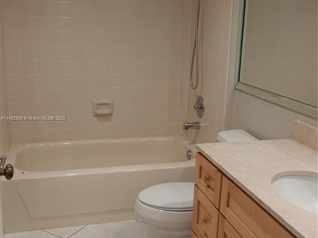 1504 Whitehall Dr # 105, Davie FL 33324