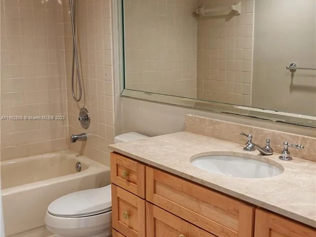 1504 Whitehall Dr # 105, Davie FL 33324