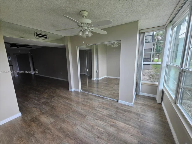 1504 Whitehall Dr # 105, Davie FL 33324