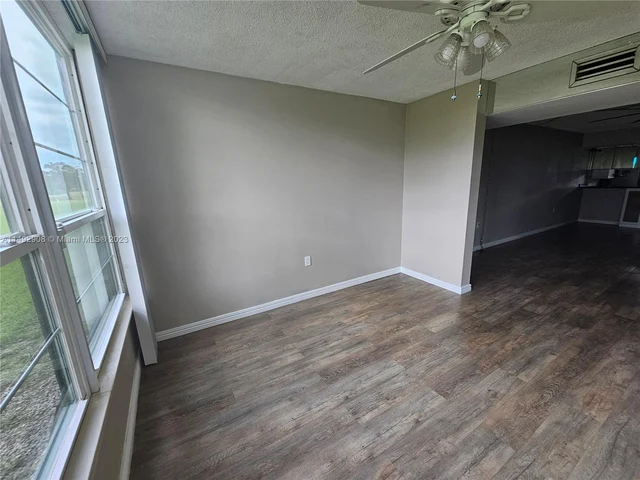 1504 Whitehall Dr # 105, Davie FL 33324