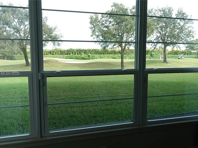 1504 Whitehall Dr # 105, Davie FL 33324