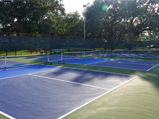 1504 Whitehall Dr # 105, Davie FL 33324