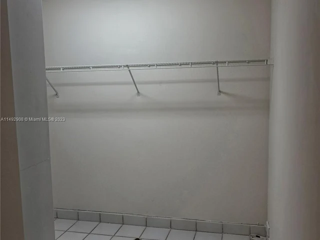 1504 Whitehall Dr # 105, Davie FL 33324