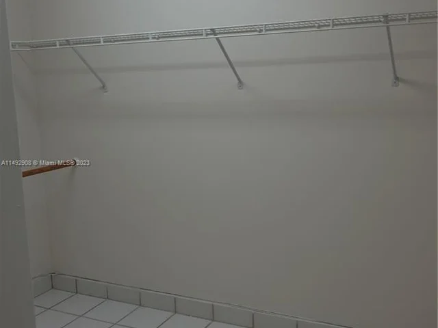 1504 Whitehall Dr # 105, Davie FL 33324