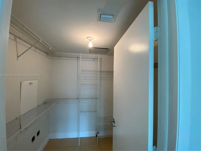 350 S Miami Ave # 1904, Miami FL 33130