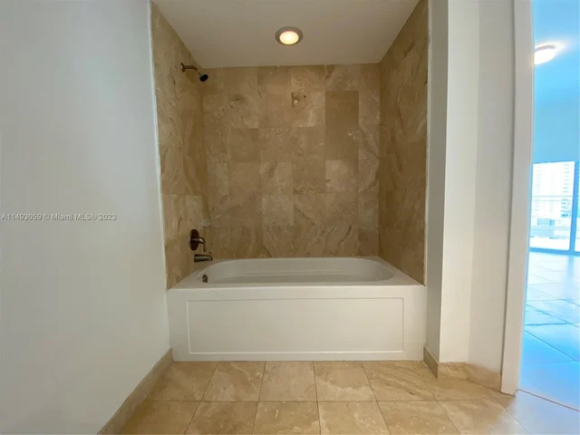 350 S Miami Ave # 1904, Miami FL 33130