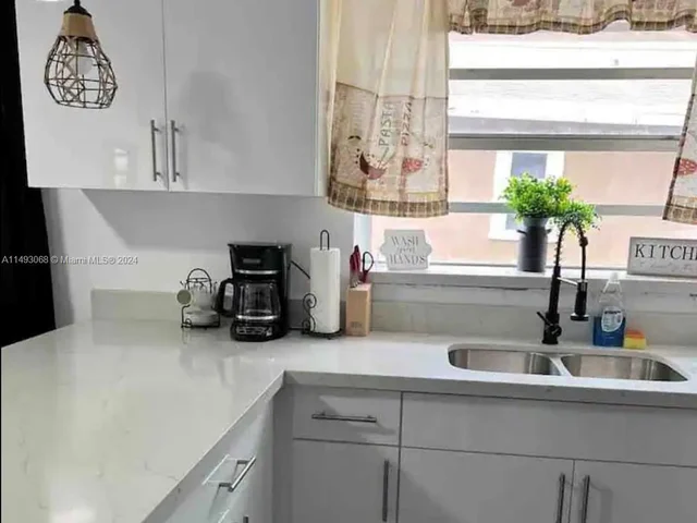 1553 NW 62nd Ter, Miami FL 33147