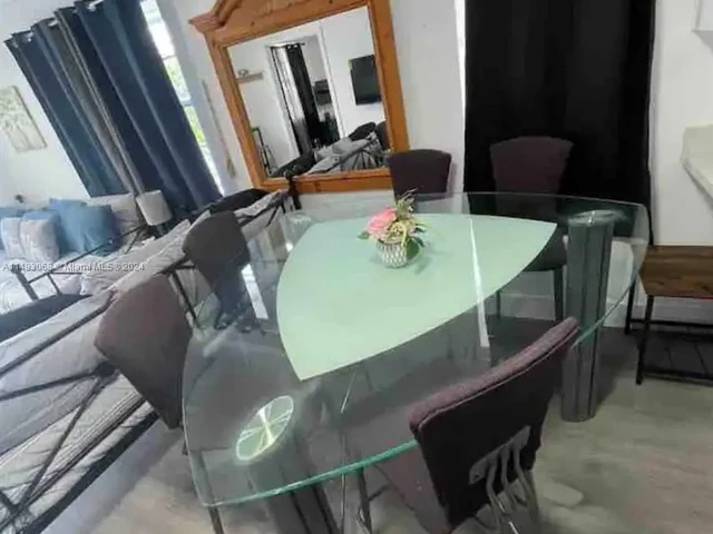 1553 NW 62nd Ter, Miami FL 33147