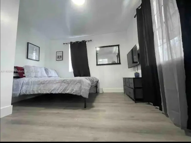 1553 NW 62nd Ter, Miami FL 33147