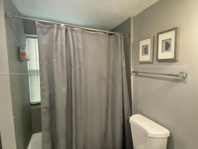 1553 NW 62nd Ter, Miami FL 33147