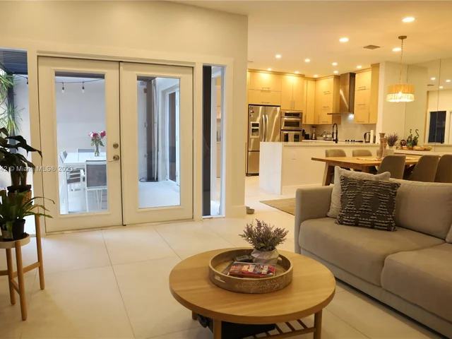 1085 River Birch St, Hollywood FL 33019