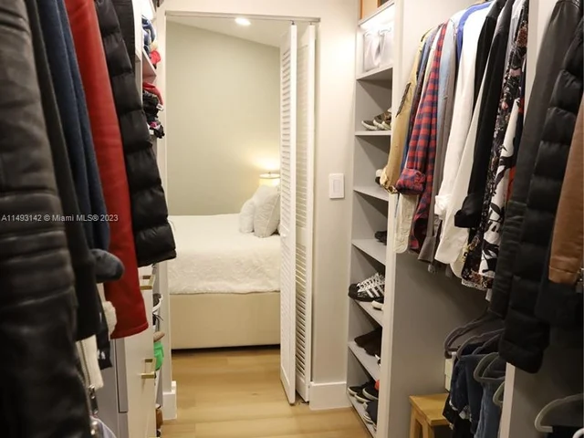 1085 River Birch St, Hollywood FL 33019