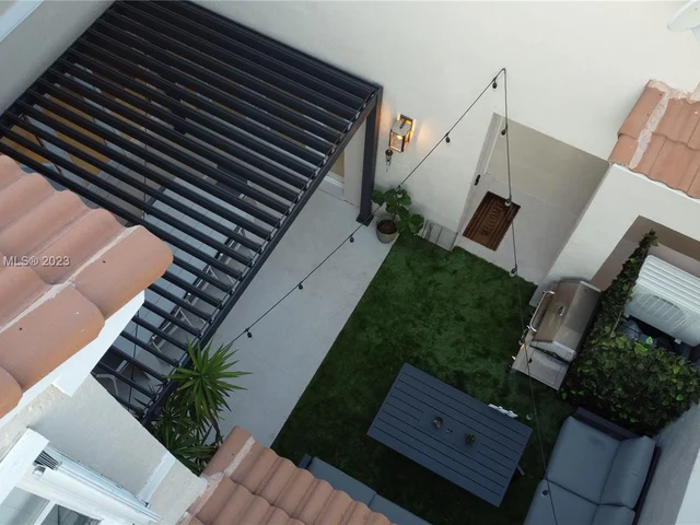 1085 River Birch St, Hollywood FL 33019