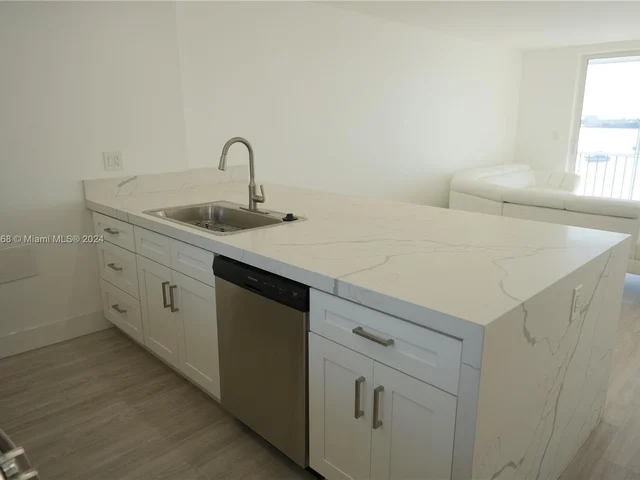 2910 Point East Dr # M510, Aventura FL 33160