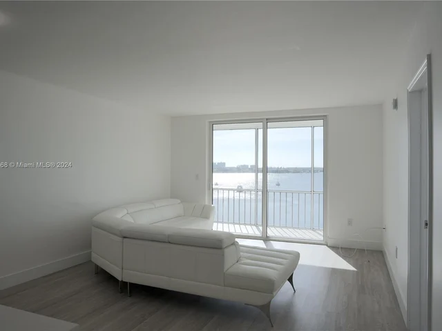 2910 Point East Dr # M510, Aventura FL 33160