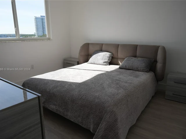 2910 Point East Dr # M510, Aventura FL 33160