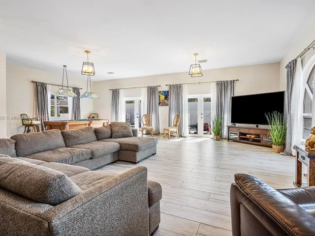 11767 W Rambling Dr, Wellington FL 33414