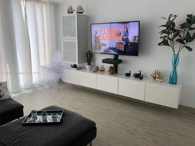 5401 Collins Ave # 145, Miami Beach FL 33140