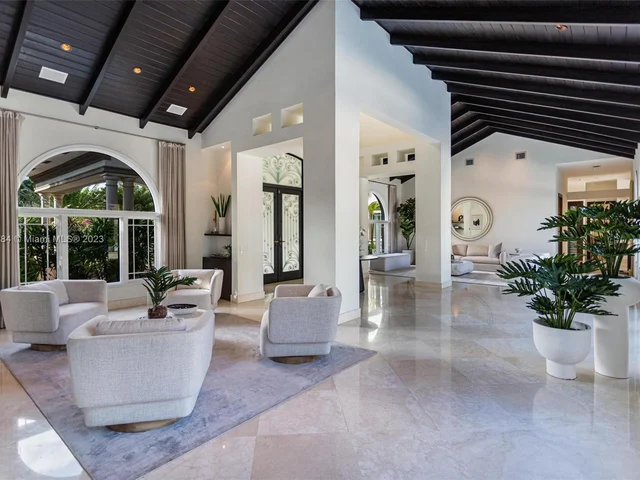 11025 SW 62nd Ave, Pinecrest FL 33156