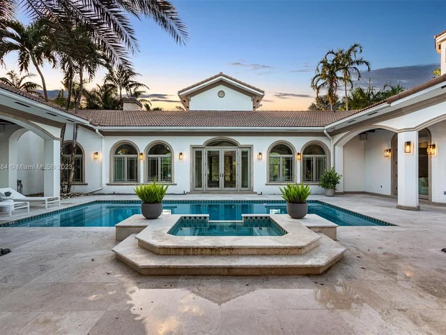 11025 SW 62nd Ave, Pinecrest FL 33156