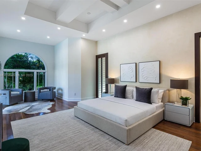 11025 SW 62nd Ave, Pinecrest FL 33156