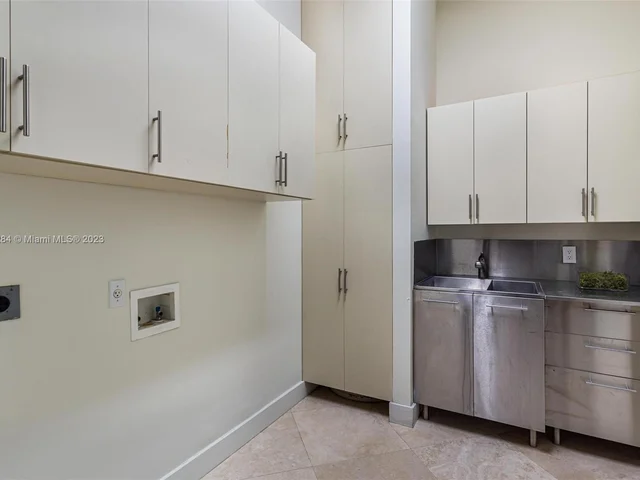 11025 SW 62nd Ave, Pinecrest FL 33156