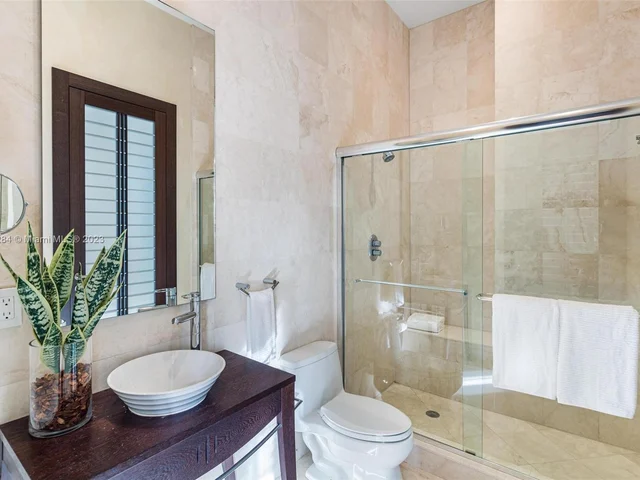 11025 SW 62nd Ave, Pinecrest FL 33156