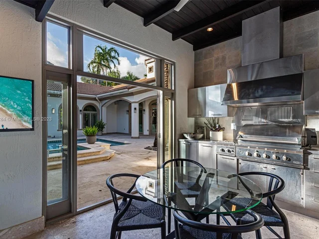 11025 SW 62nd Ave, Pinecrest FL 33156