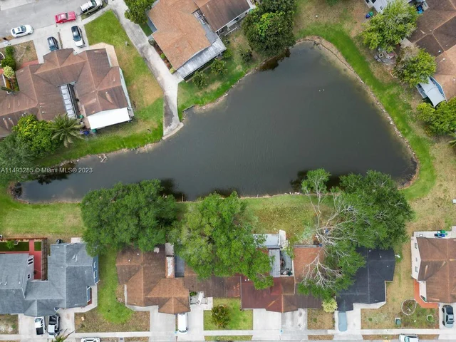 9870 W Heather Ln, Miramar FL 33025