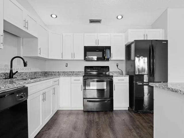 9870 W Heather Ln, Miramar FL 33025