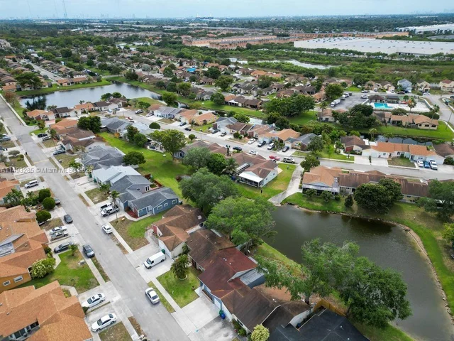 9870 W Heather Ln, Miramar FL 33025