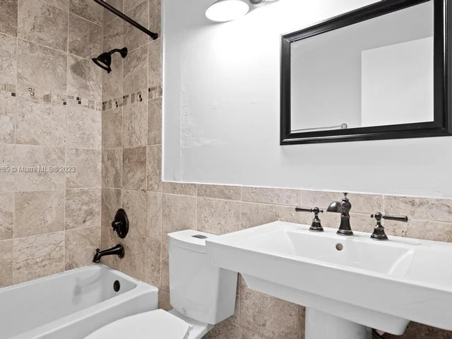 9870 W Heather Ln, Miramar FL 33025