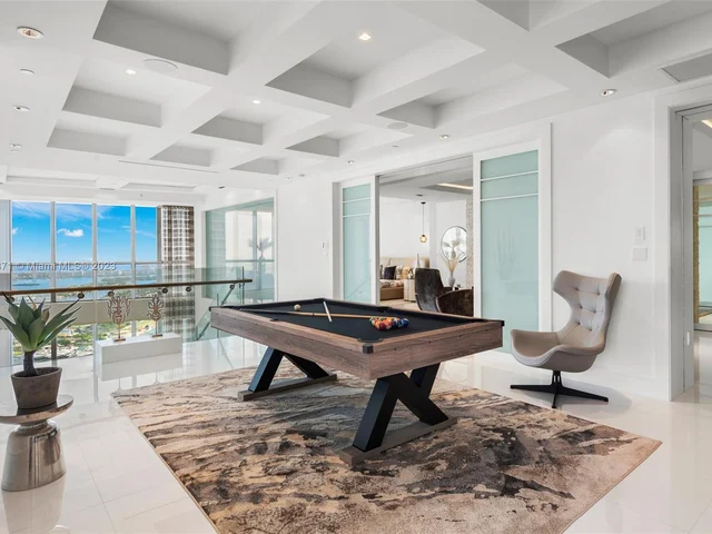 1100 Biscayne Blvd # 6401, Miami FL 33132