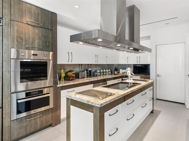 1100 Biscayne Blvd # 6401, Miami FL 33132