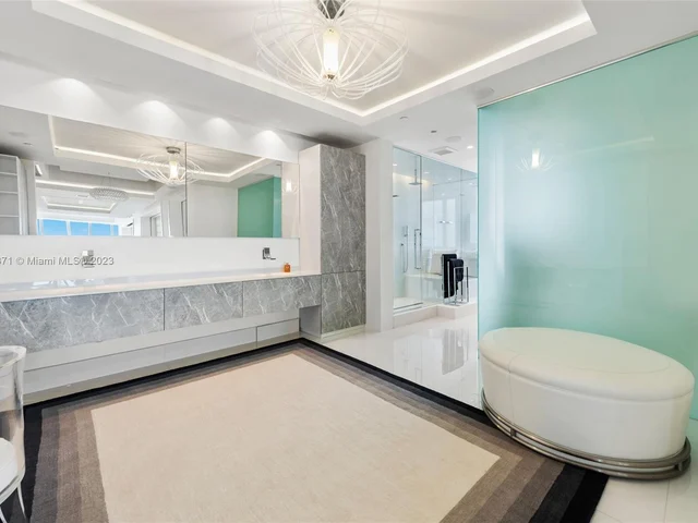 1100 Biscayne Blvd # 6401, Miami FL 33132