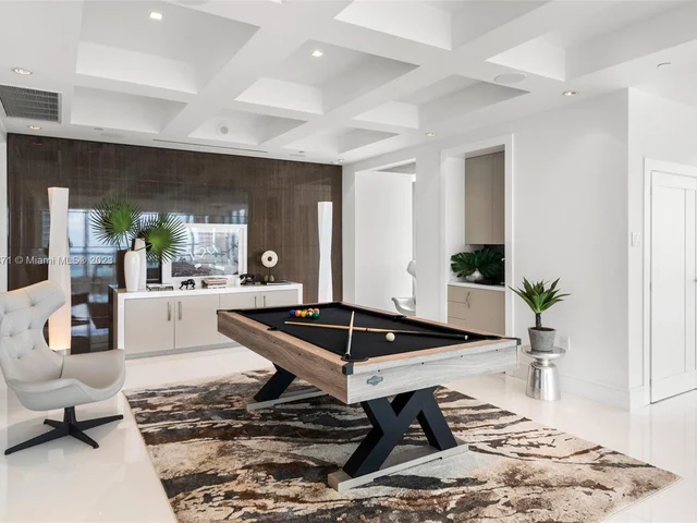 1100 Biscayne Blvd # 6401, Miami FL 33132