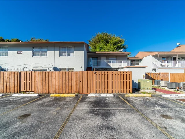 15421 SW 81st Circle Ln # 28, Miami FL 33193
